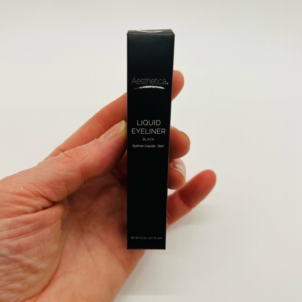NWT Aesthetica Liquid Eyeliner 0.11 oz